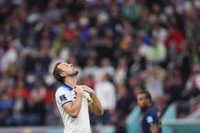 包含离谱！转折点浙江队遗憾出局犹他爵士窗口期刷新队史纪录，Doinb在SKT比赛中晋级的词条