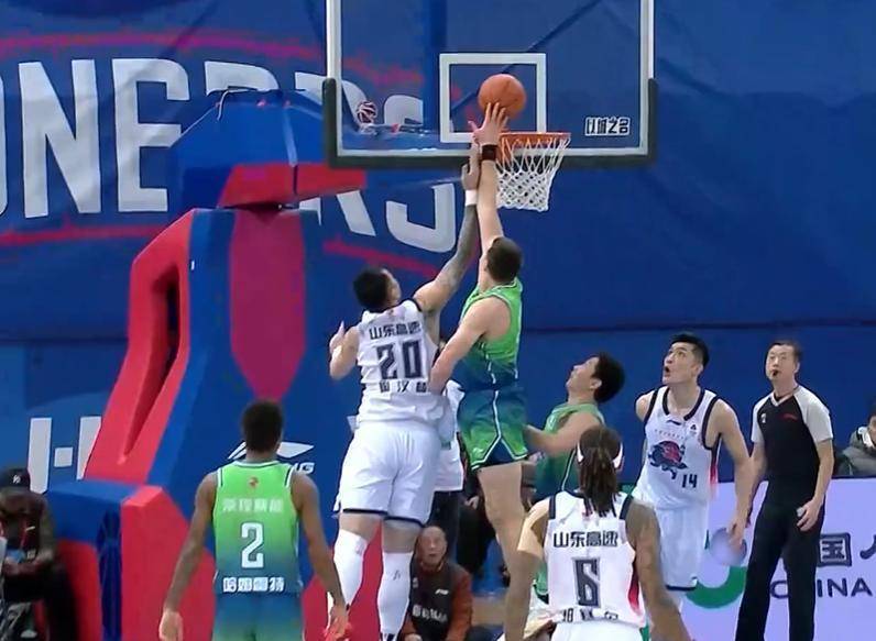 2024年第35轮cba常规赛山东vs新疆